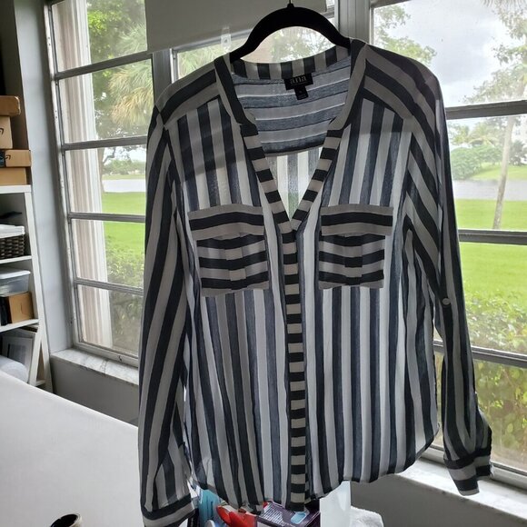 a.n.a  Gray & White Lightweight Long /Roll Tab Sleeve Striped Long line Shirt S - Picture 5 of 16